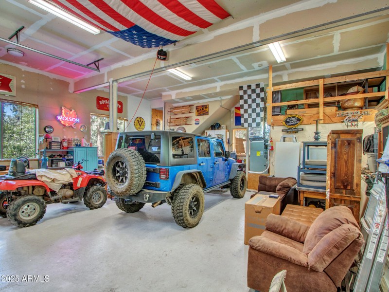 4785 Ponderosa Ave. - Photo - 05-Garage