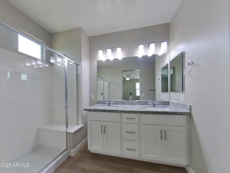 8_pc_gcrh42jzah_XKfnnw271o_layout_1