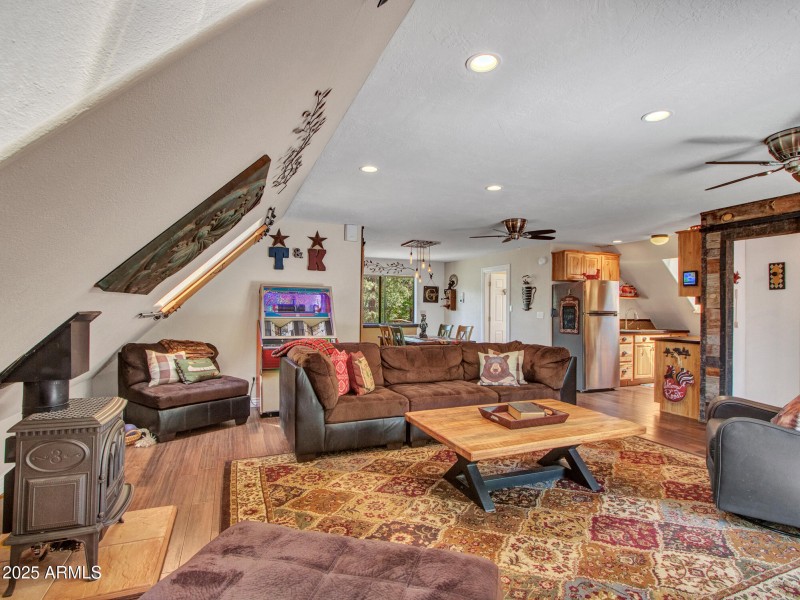 4785 Ponderosa Ave. - Photo - 10-Living