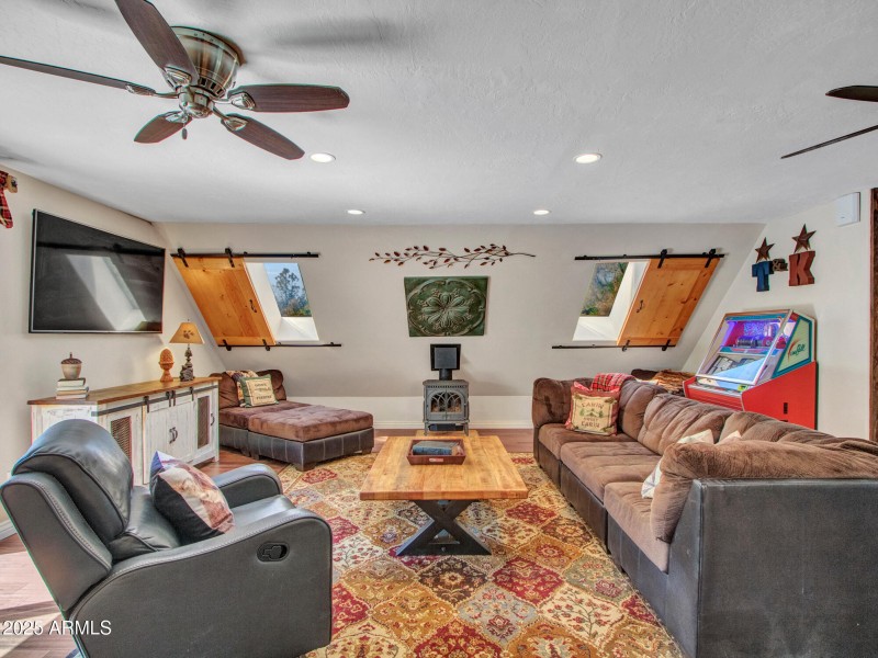 4785 Ponderosa Ave. - Photo - 10-Living