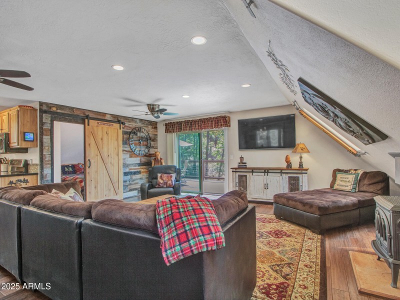 4785 Ponderosa Ave. - Photo - 10-Living