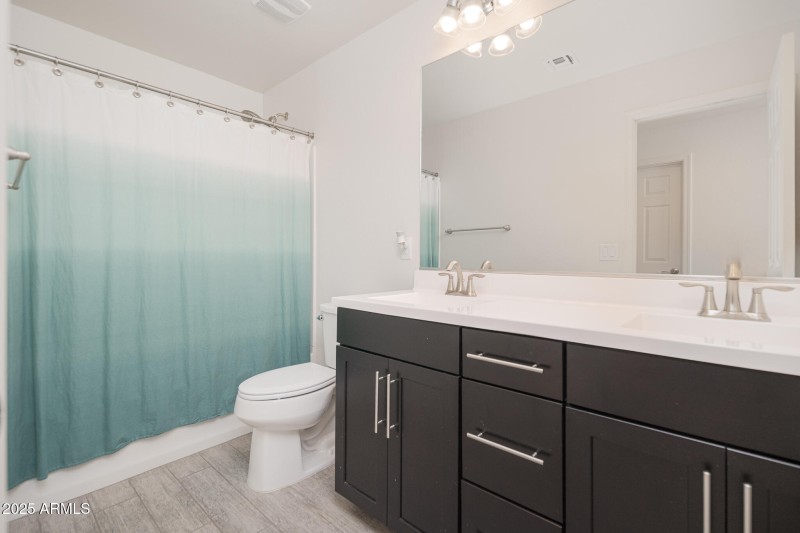 Upstairs Secondary Bathroom