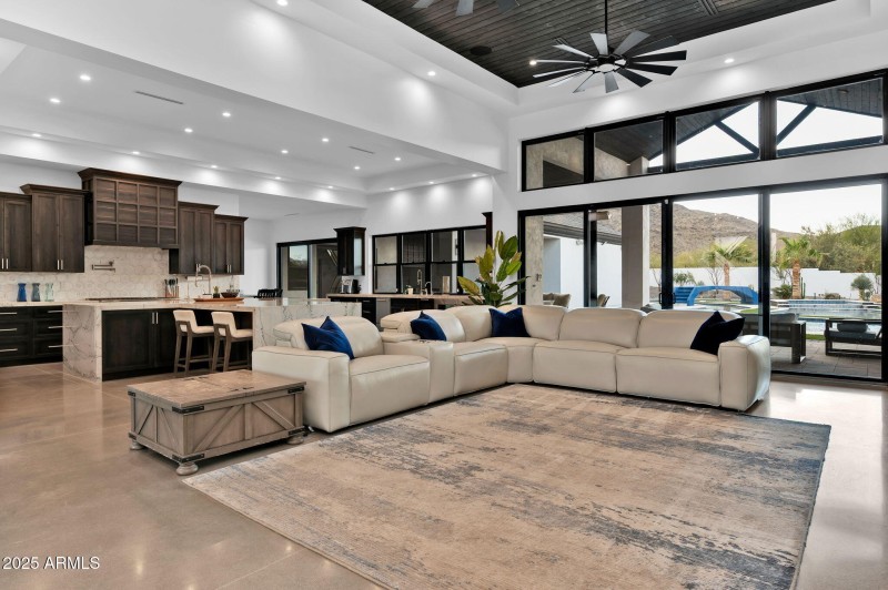 7-web-or-mls-3939-w-fox-rd