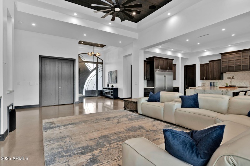 13-web-or-mls-3939-w-fox-rd