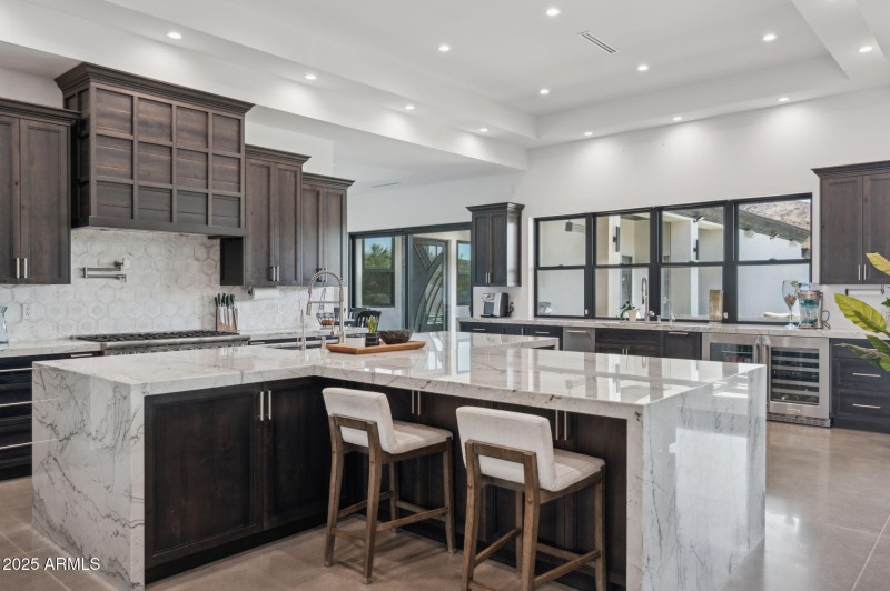 16-web-or-mls-3939-w-fox-rd