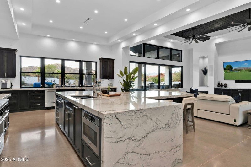 18-web-or-mls-3939-w-fox-rd