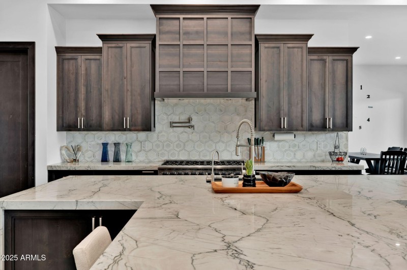 22-web-or-mls-3939-w-fox-rd