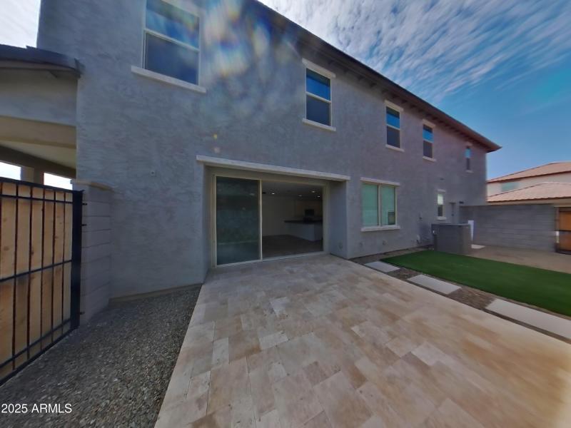 5_pc_ffwU9NMOGW_TQGslXbhNm_center_0