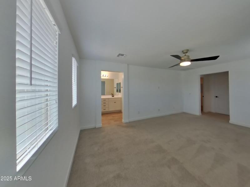 15_pc_fELnC9gGxK_wCW1H67u6u_layout_1