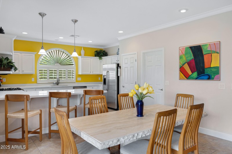 4237 E Blue Spruce Ln-17