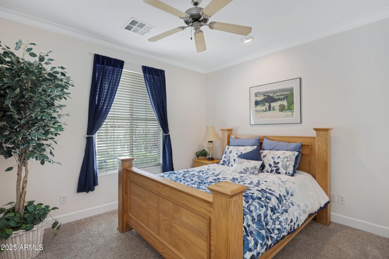 4237 E Blue Spruce Ln-24