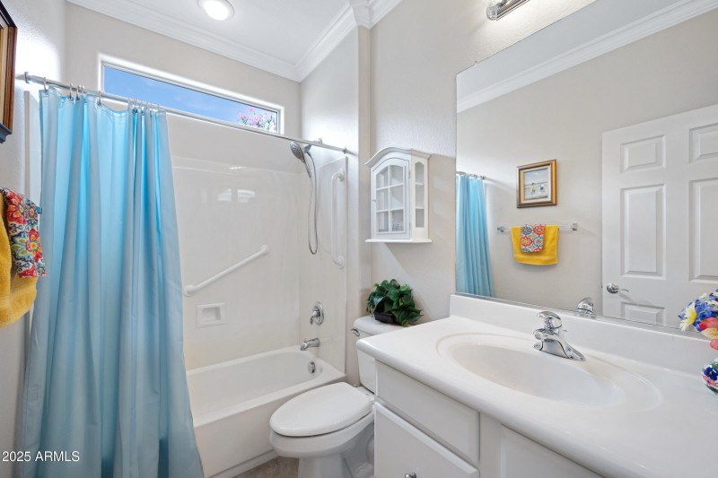 4237 E Blue Spruce Ln-26