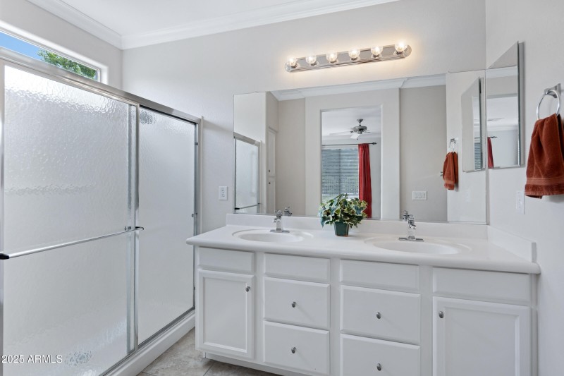 4237 E Blue Spruce Ln-30