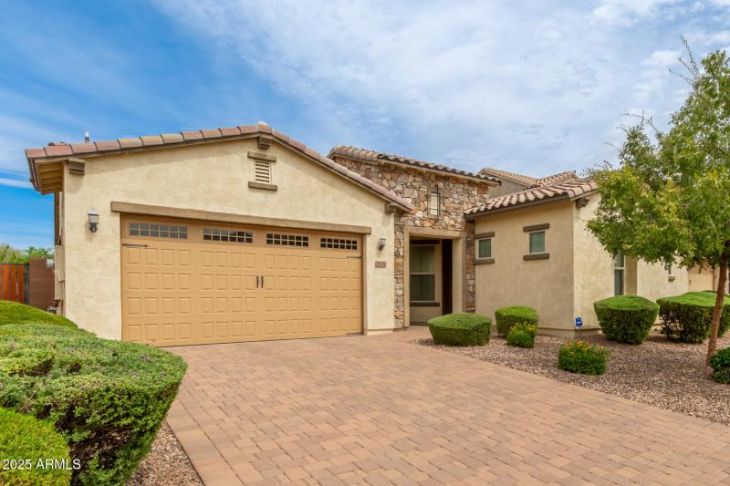 Adelaide Model w/ Casita