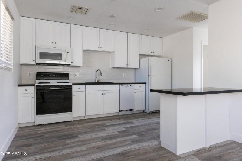 3417 E Windsor Ave - Tara Nichole Photo