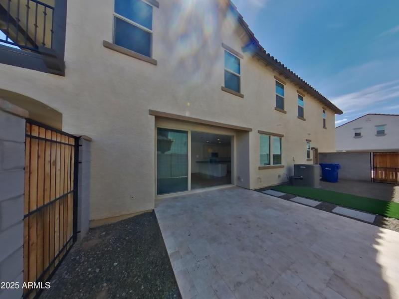 8_pc_M4x4ETEdR6_r44BYzmsKa_center_0