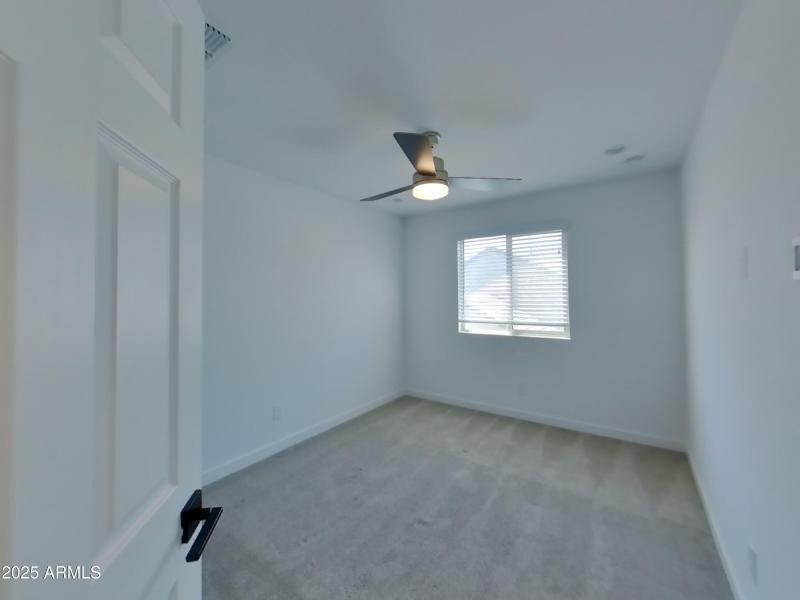 18_pc_eAjw2CpxtD_RfoqyOIqMW_layout_1