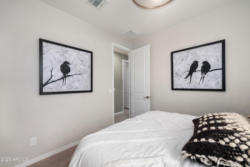 26-22808-E-Round-Up-Way-26