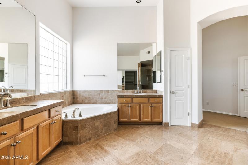 Primary_Bathroom_Photo_2