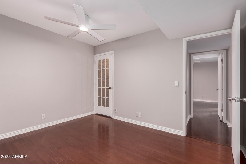 middle bedroom with atrium