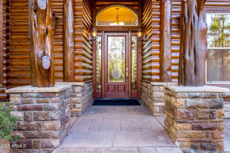 Enviting Grand Entry