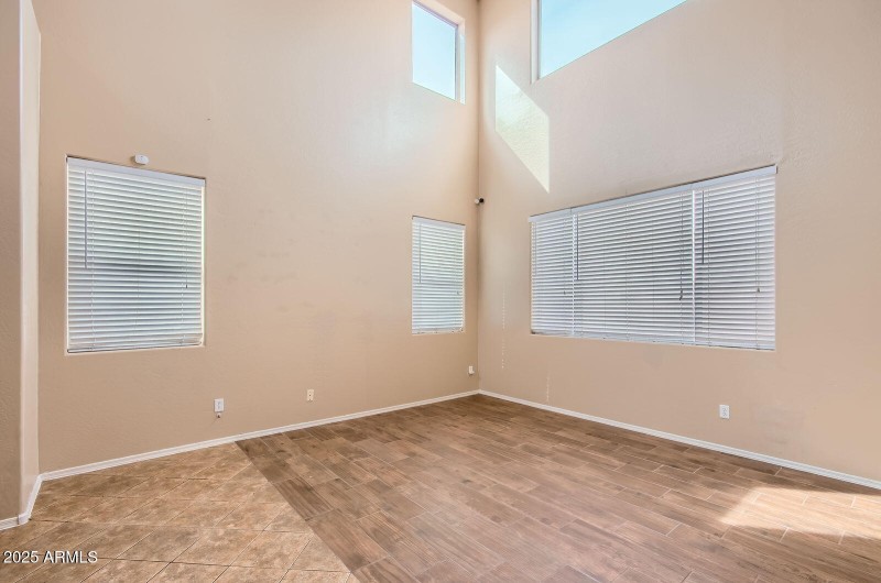 14544 W Sierra St - Web Quality - 006 -