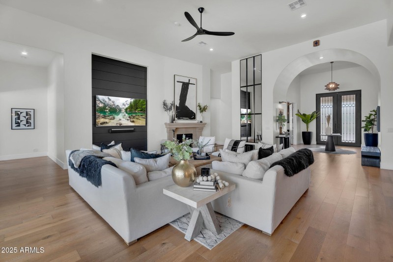 5-web-or-mls-Scorpio-6