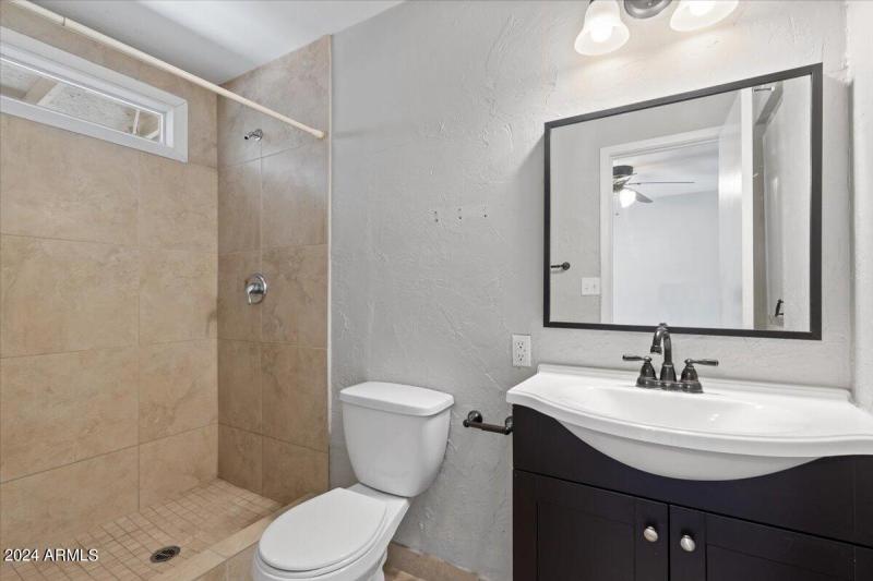 16-2nd primary Bathroom