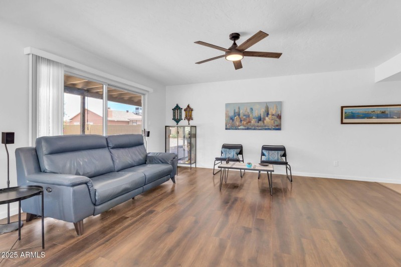 6447 S Snead DR, Sun Lakes