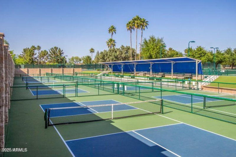 6447 S Snead DR, Sun Lakes