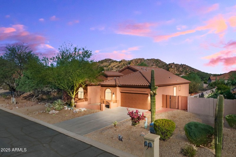 01-7119-E-San-Cristobal-Way-1