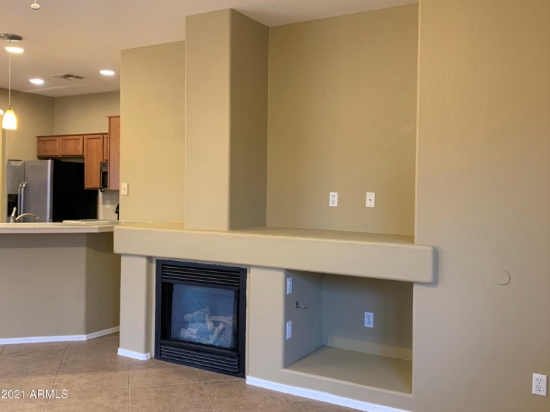 Fireplace & Entertainment