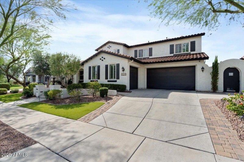 21365 W Mule Deer_Front of Home