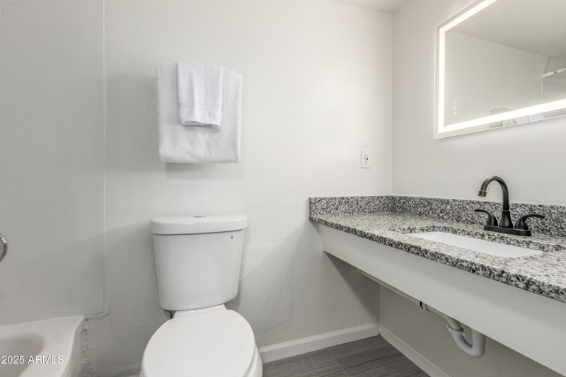 C220 - Bathroom