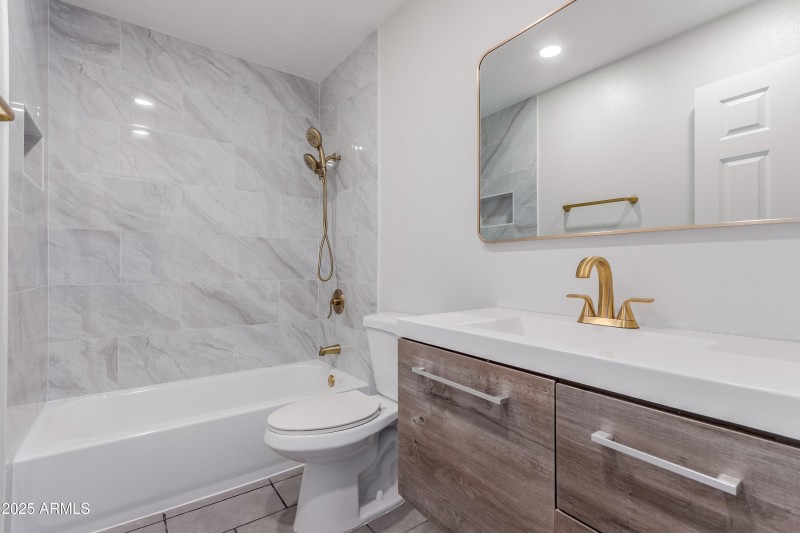 68cc1c_15 Cave Creek