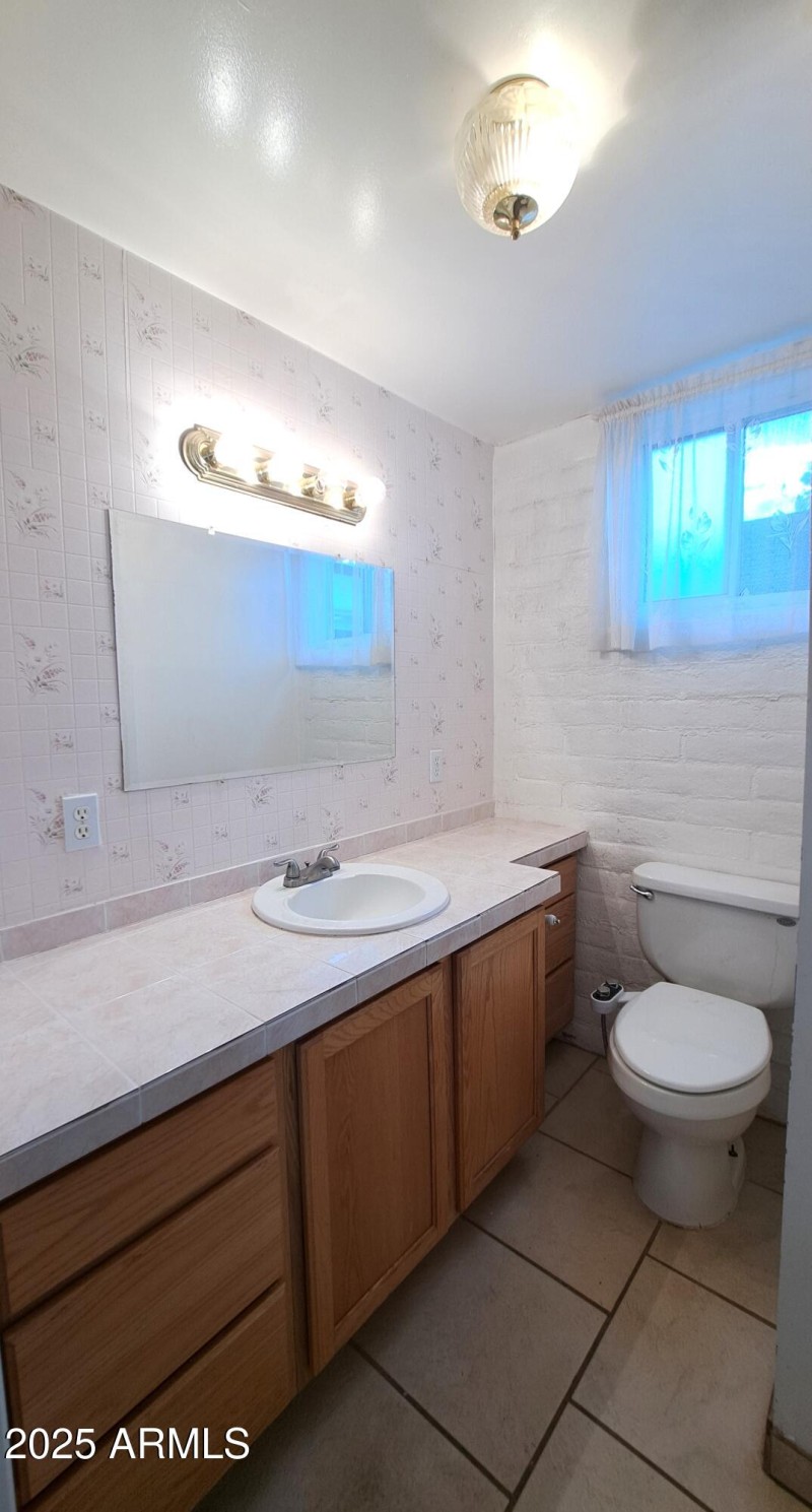 Bathroom with walk-in shower Master Bedr