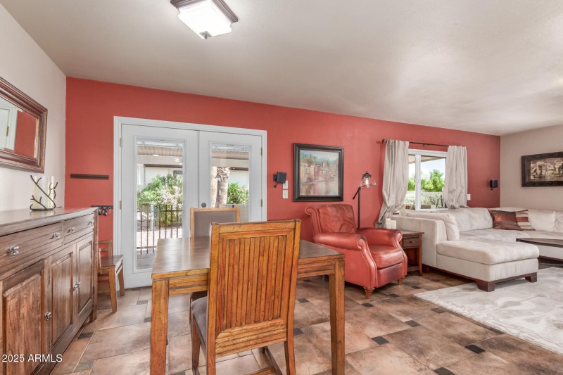 13 Dining/Living Room