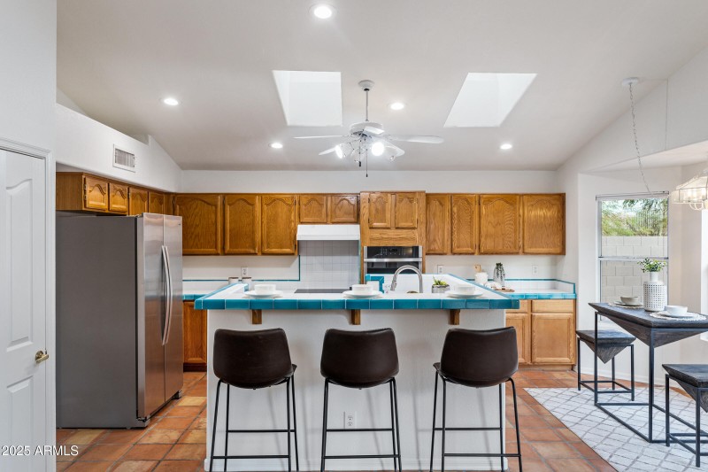 1711 E Waltann Ln-14