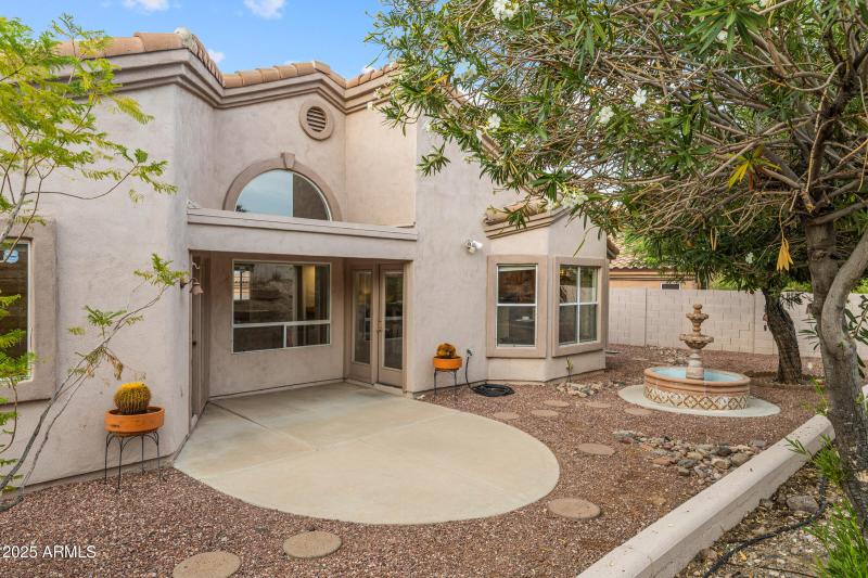 1711 E Waltann Ln-43