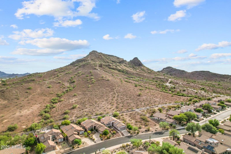 1711 E Waltann Ln-50