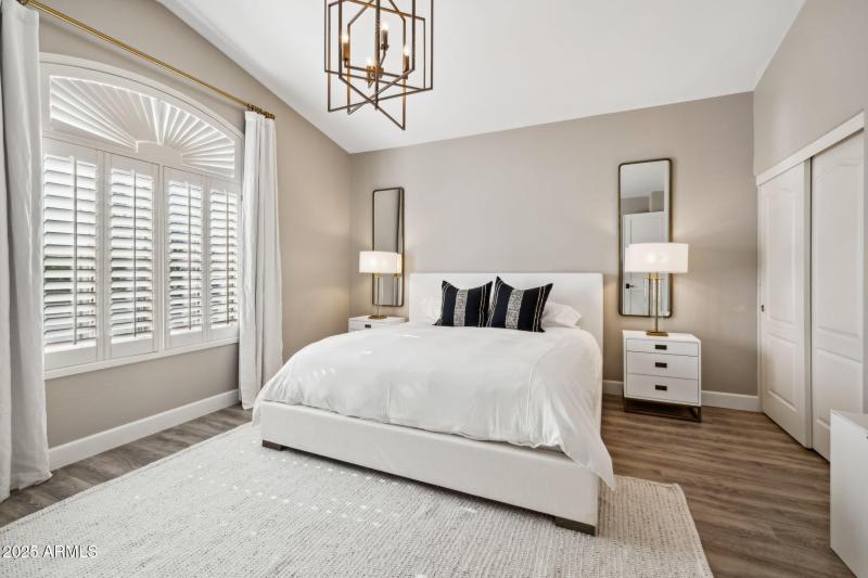 36-web-or-mls-6414-e-monte-cristo-ave