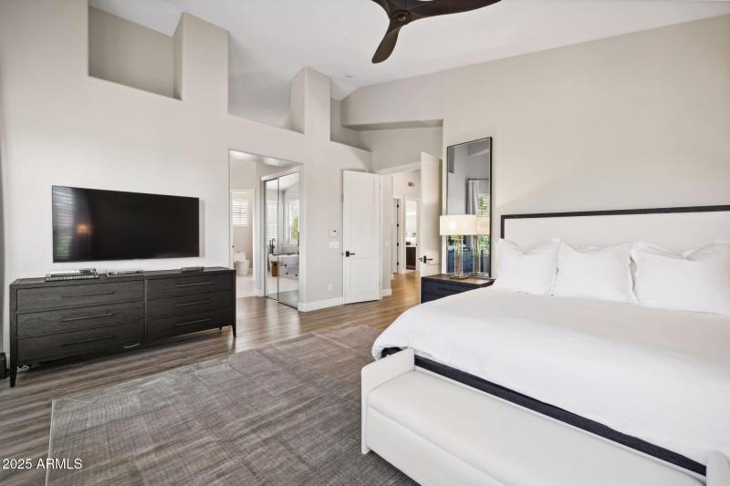 24-web-or-mls-6414-e-monte-cristo-ave