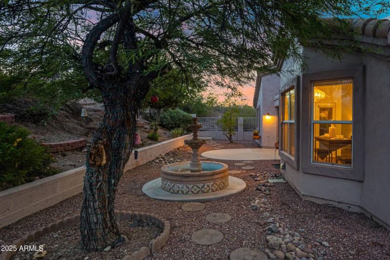 1711 E Waltann Ln-72