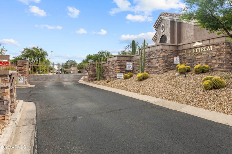 1711 E Waltann Ln-73