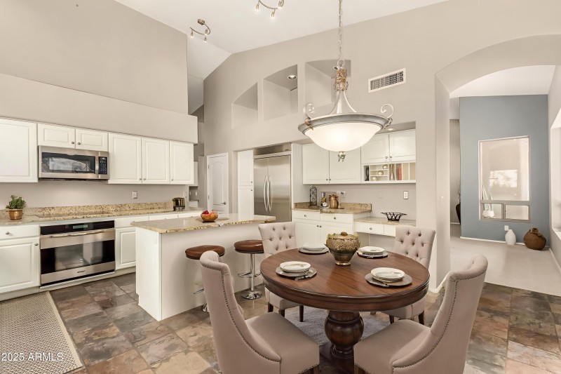 24-Amber-Ridge - Kitchen - Standard - 0