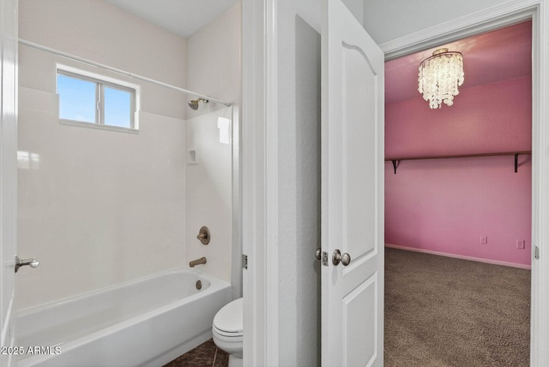 93_6858_W_Peak_View39_mls