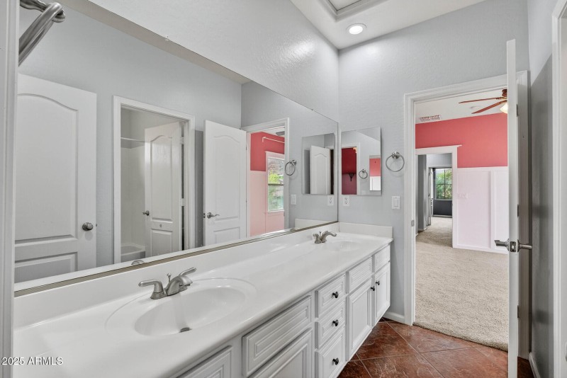 92_6858_W_Peak_View38_mls