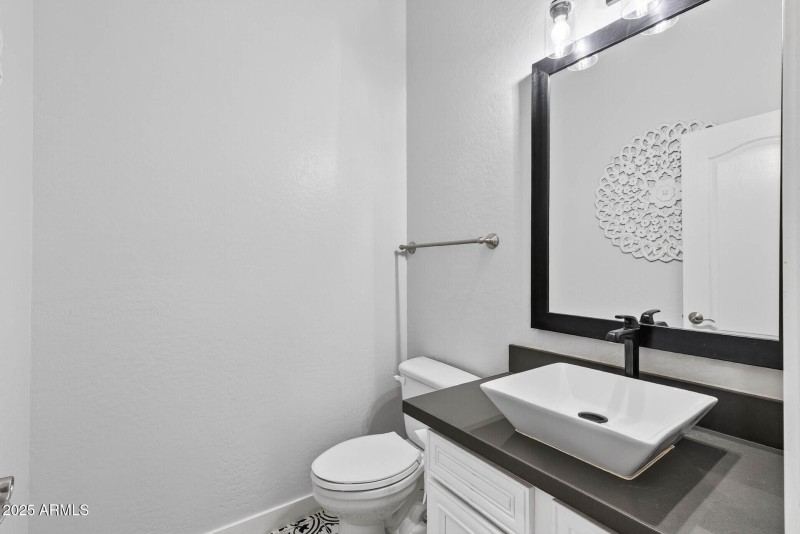 79_6858_W_Peak_View25_mls