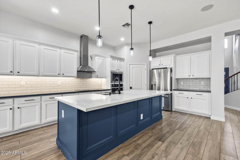 65_6858_W_Peak_View11_mls