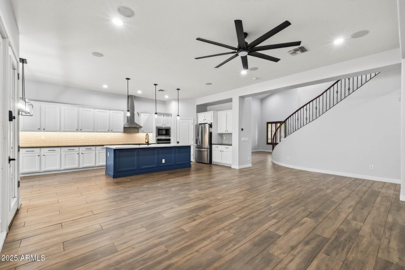 61_6858_W_Peak_View7_mls